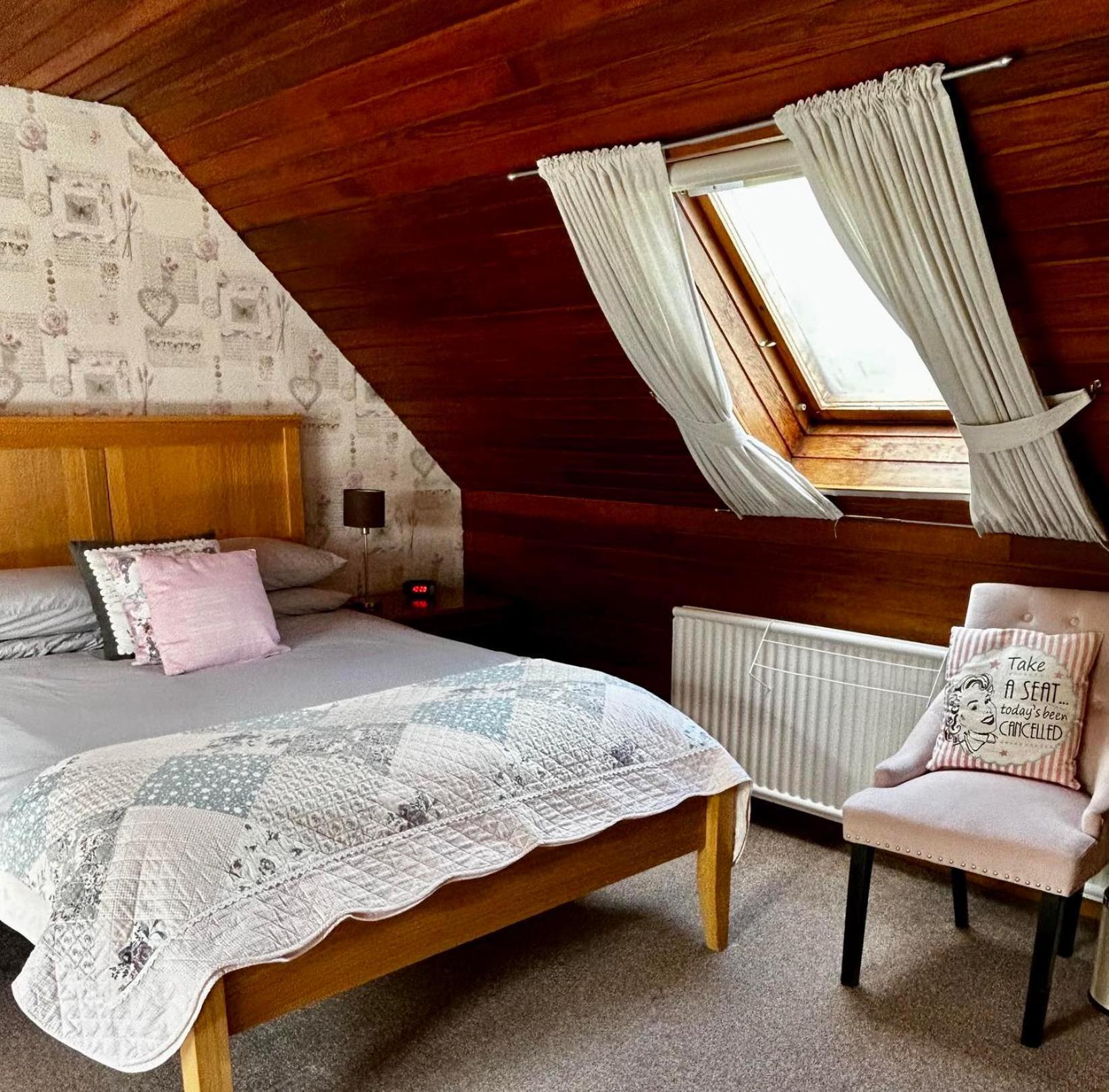 Dunroamin Bed And Breakfast Aviemore Bagian luar foto