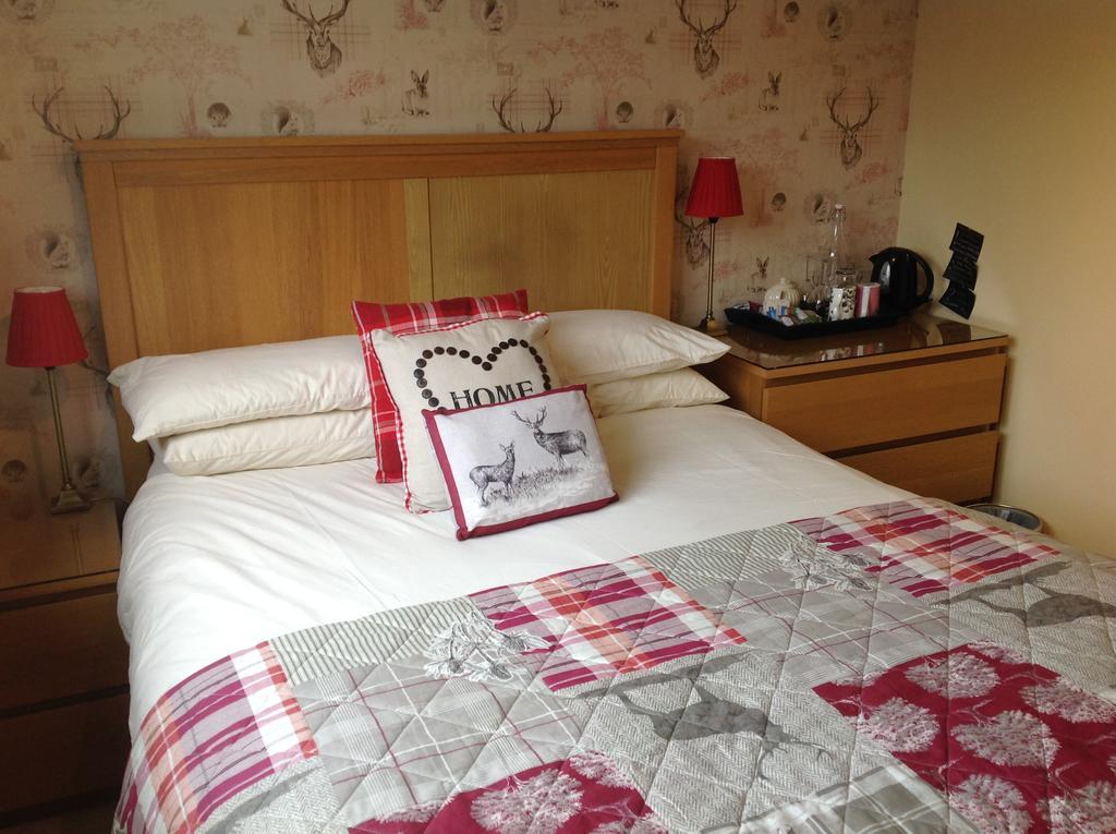 Dunroamin Bed And Breakfast Aviemore Bagian luar foto