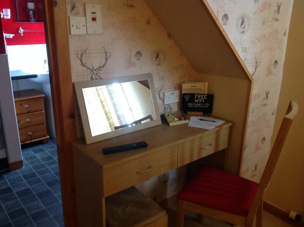 Dunroamin Bed And Breakfast Aviemore Bagian luar foto