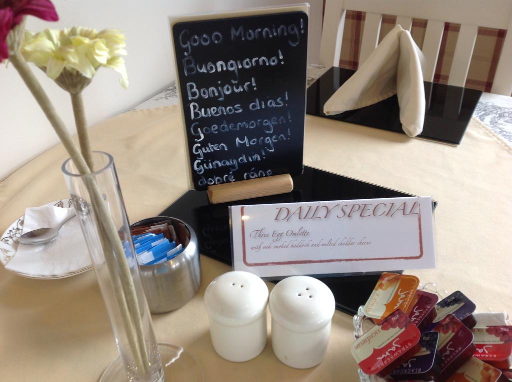 Dunroamin Bed And Breakfast Aviemore Bagian luar foto